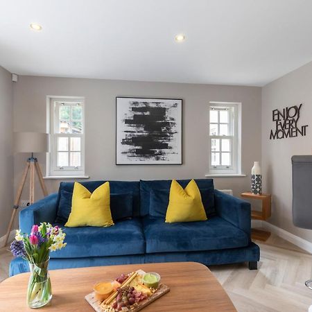 2 Bedroom Garden Apartment Cheltenham Exterior foto