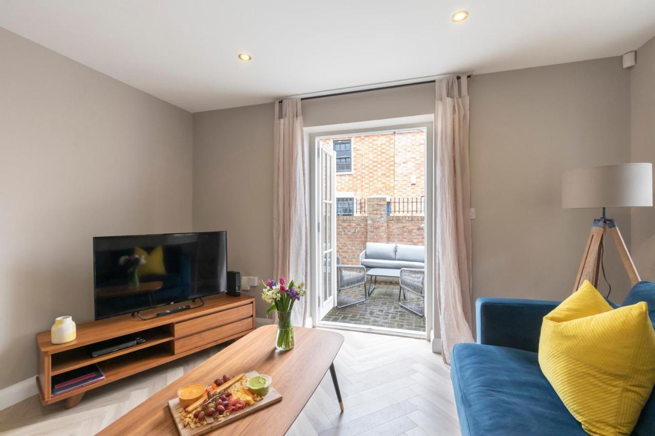 2 Bedroom Garden Apartment Cheltenham Exterior foto