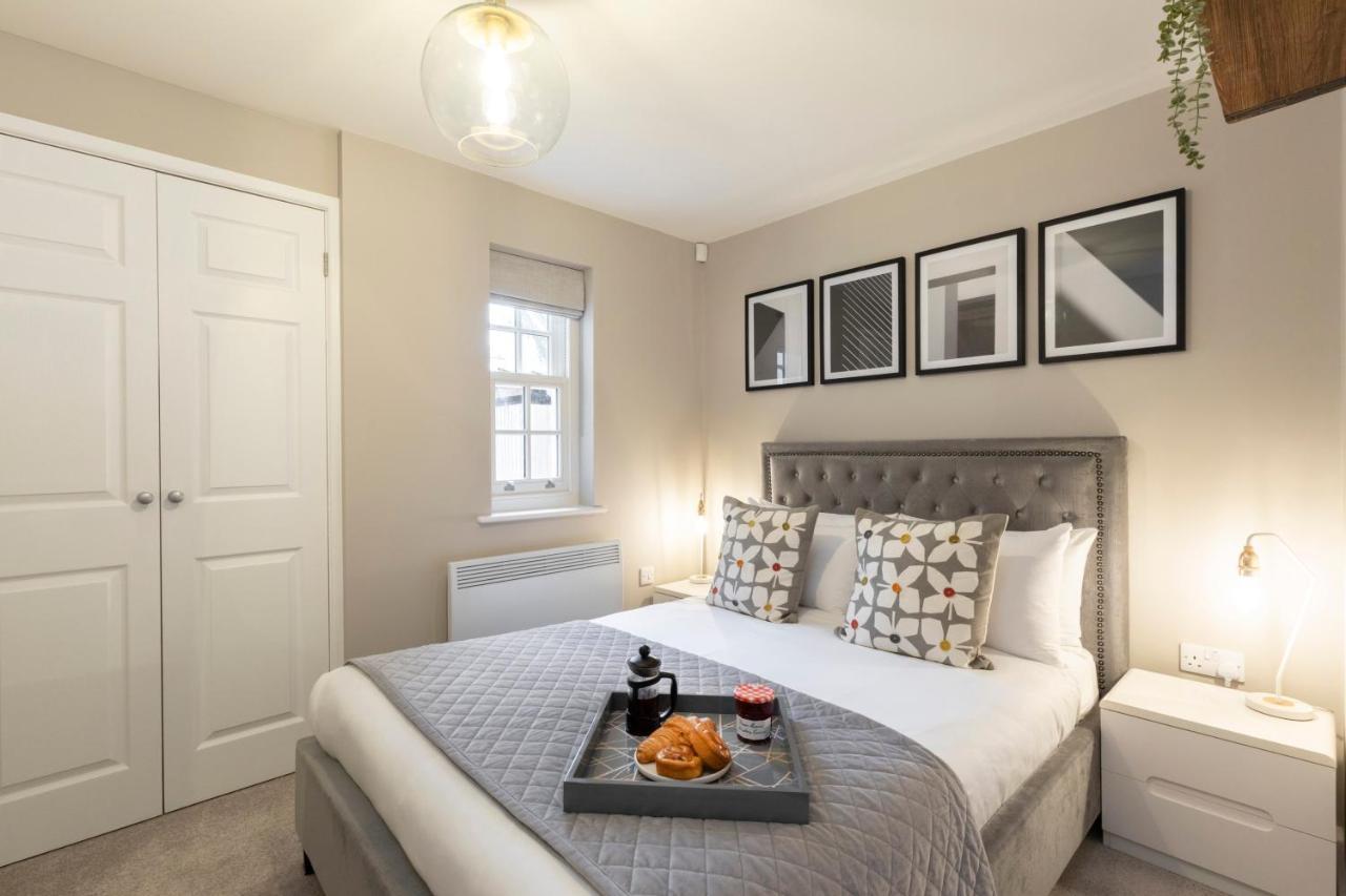 2 Bedroom Garden Apartment Cheltenham Exterior foto
