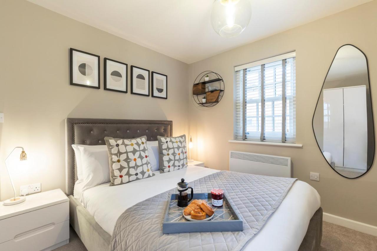 2 Bedroom Garden Apartment Cheltenham Exterior foto